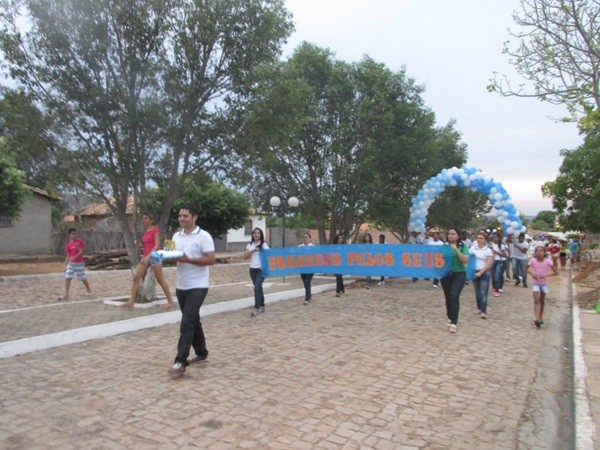 UESM realiza desfile cívico com o tema: “50 anos de educação de qualidade transformando vidas” - Imagem 27