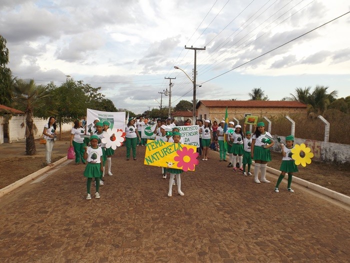 Desfile Cívico das Escolas Municipais em comemoração ao dia 7 de setembro em Nossa Sra. De Nazaré - Imagem 5