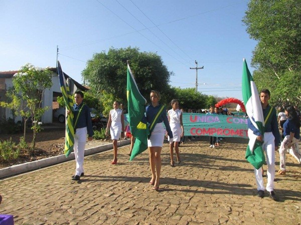 Público prestigia Desfile Cívico das escolas municipais que tiveram educação, avanço e desafio como tema - Imagem 23