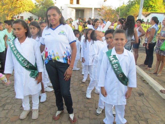 Rede de Ensino Estadual e Municipal leva 1.326 Alunos para desfilar no 7 de Setembro em Agricolândia - Imagem 50