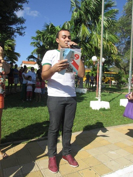 Público prestigia Desfile Cívico das escolas municipais que tiveram educação, avanço e desafio como tema - Imagem 52