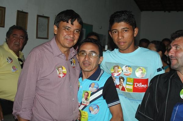 Coligação com a “Força do Povo” faz caminhada em Ipiranga do Piauí - Imagem 10