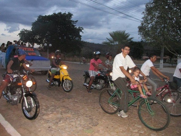 UESM realiza desfile cívico com o tema: “50 anos de educação de qualidade transformando vidas” - Imagem 41