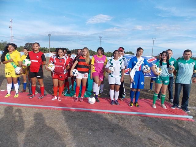 Com eleição de musa, campeonato amador da LBF começa com dois jogos - Imagem 7