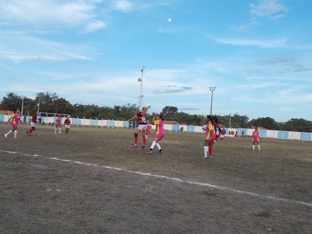 Com eleição de musa, campeonato amador da LBF começa com dois jogos - Imagem 17