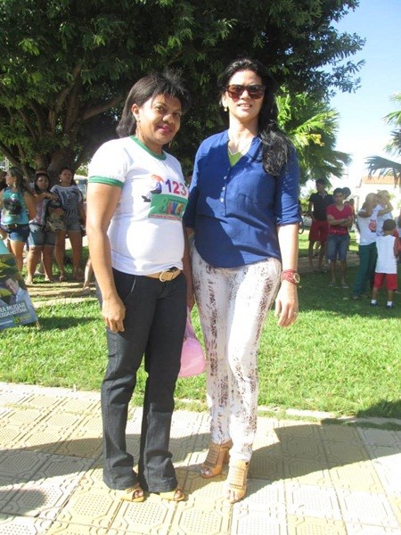 Público prestigia Desfile Cívico das escolas municipais que tiveram educação, avanço e desafio como tema - Imagem 19