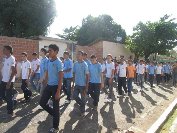 Público prestigia Desfile Cívico das escolas municipais que tiveram educação, avanço e desafio como tema - Imagem 84