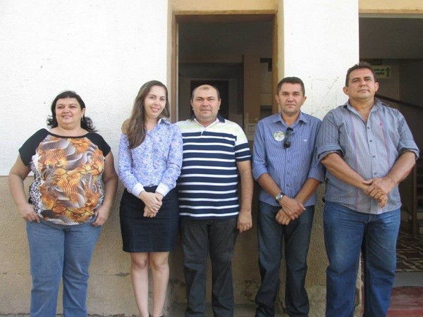 Público prestigia Desfile Cívico das escolas municipais que tiveram educação, avanço e desafio como tema - Imagem 40