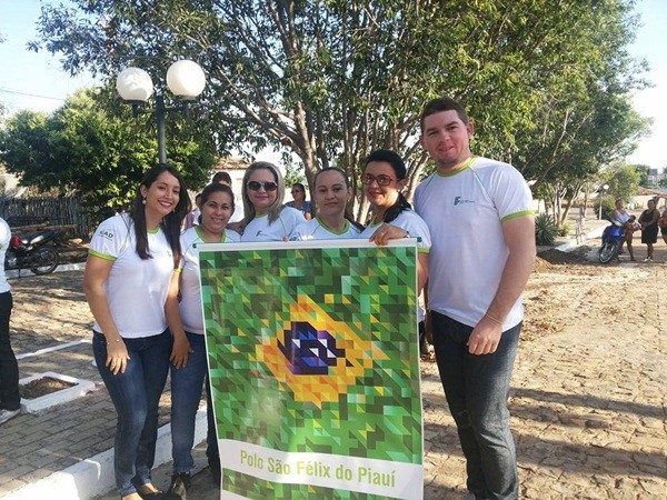 Público prestigia Desfile Cívico das escolas municipais que tiveram educação, avanço e desafio como tema - Imagem 56