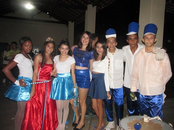 UESM realiza desfile cívico com o tema: “50 anos de educação de qualidade transformando vidas” - Imagem 57