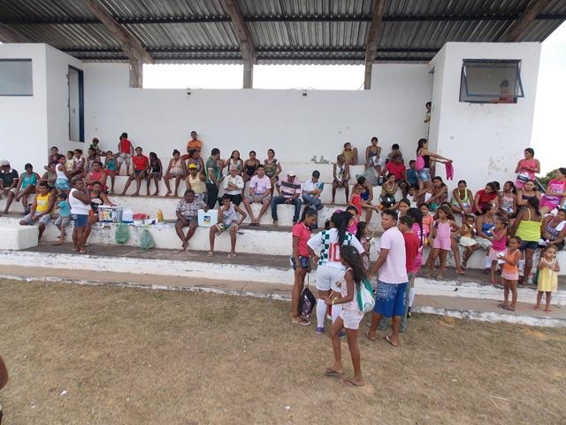 Com eleição de musa, campeonato amador da LBF começa com dois jogos - Imagem 1