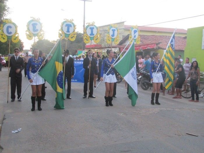 Rede de Ensino Estadual e Municipal leva 1.326 Alunos para desfilar no 7 de Setembro em Agricolândia - Imagem 68