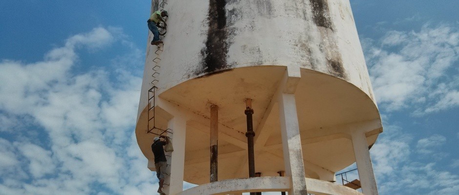 Companhia de Abastecimento d’água de Redenção realiza serviço de limpeza e manutenção