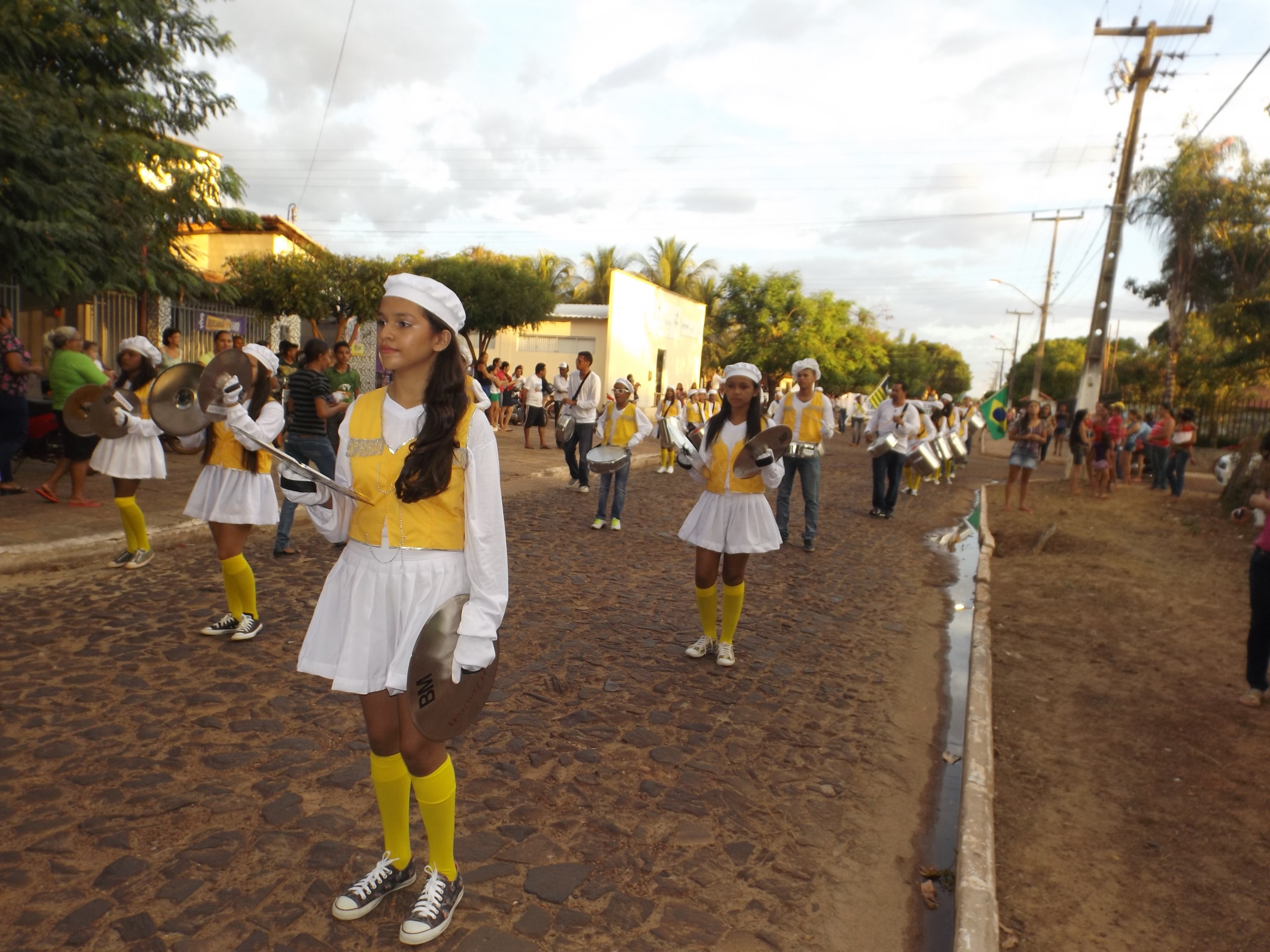 Desfile Cívico das Escolas Municipais em comemoração ao dia 7 de setembro em Nossa Sra. De Nazaré
