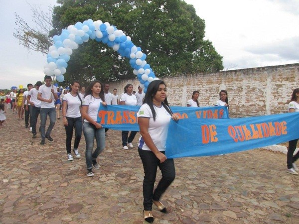 UESM realiza desfile cívico com o tema: “50 anos de educação de qualidade transformando vidas” - Imagem 32