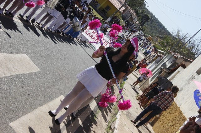 Milhares de alunos participaram do desfile dos 7 de setembro no município  - Imagem 34