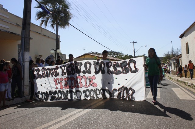 Milhares de alunos participaram do desfile dos 7 de setembro no município  - Imagem 19