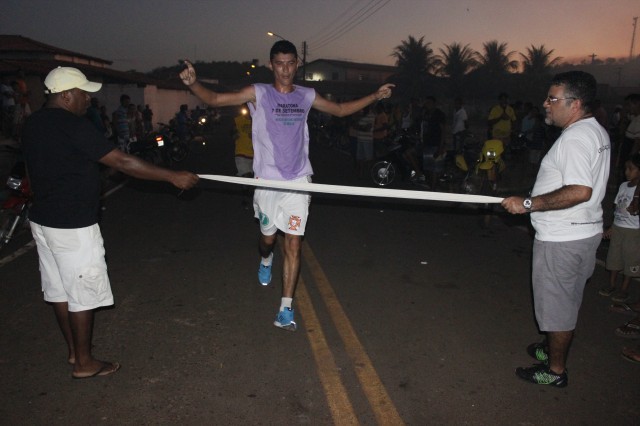 Milhares de alunos participaram do desfile dos 7 de setembro no município  - Imagem 111