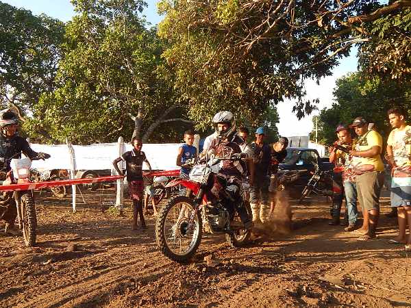Fotos do primeiro dia de competição do 3º Angico Moto Show - Imagem 13