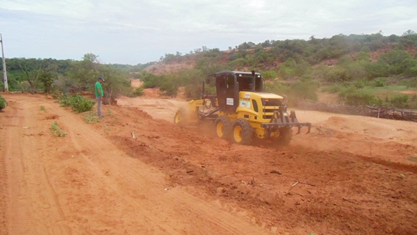 Obras de revitalização de estradas vicinais começam a ser feitas em santo Inácio do Piaui - Imagem 10