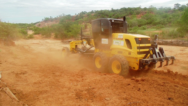 Obras de revitalização de estradas vicinais começam a ser feitas em santo Inácio do Piaui - Imagem 9