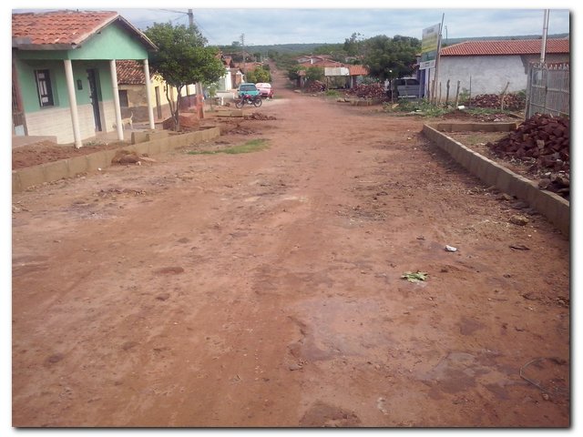 Prefeito Dr. Moura amplia o calçamento da Rua Joaquim Leal - Imagem 1