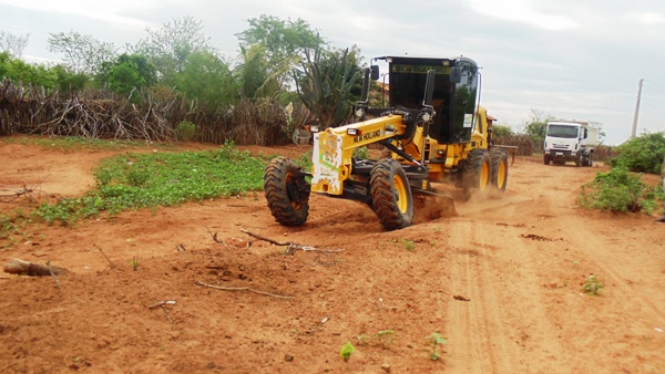 Obras de revitalização de estradas vicinais começam a ser feitas em santo Inácio do Piaui - Imagem 7