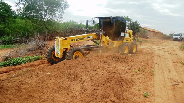 Obras de revitalização de estradas vicinais começam a ser feitas em santo Inácio do Piaui - Imagem 8