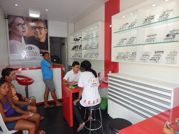 Carreta itinerante das óticas Riveliny esteve com atendimentos gratuitos em Lagoinha  - Imagem 1