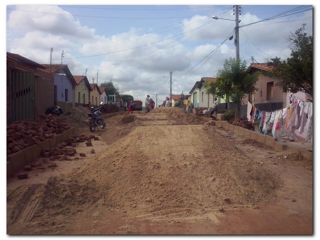 Prefeito Dr. Moura amplia o calçamento da Rua Joaquim Leal - Imagem 2