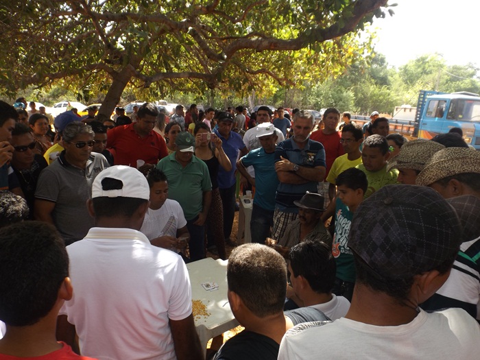 Prefeito Zé Henrique entrega passagem molhada e abastecimento d'água na zona rural do município!   - Imagem 21