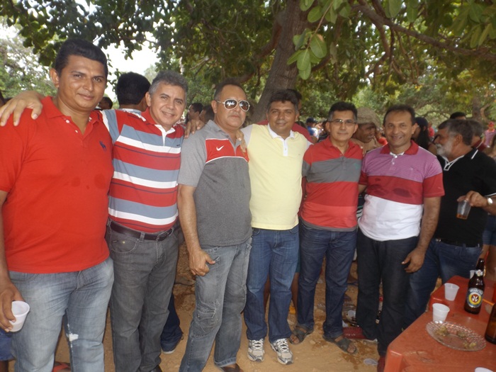 Prefeito Zé Henrique entrega passagem molhada e abastecimento d'água na zona rural do município!   - Imagem 25