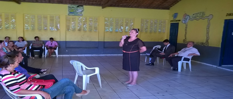 Prefeito debate com a classe de professores e profissionais da educação a crise financeira  que afeta a educação 