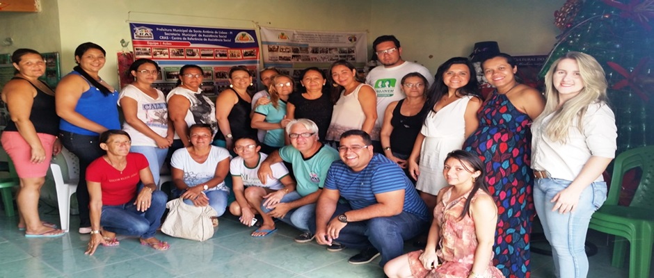 Nova secretária de Assistência Social recebe boas-vindas de funcionários