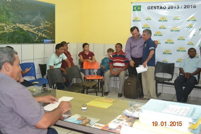 Igreja O Brasil Para Cristo juntamente com outras igrejas evangélicas e em parceria com a Prefeitura de Boa Hora realizam ação social no munic - Imagem 2