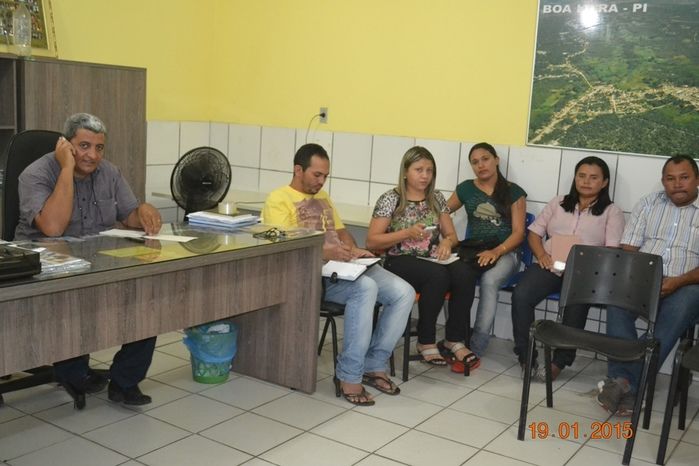 Igreja O Brasil Para Cristo juntamente com outras igrejas evangélicas e em parceria com a Prefeitura de Boa Hora realizam ação social no munic - Imagem 1