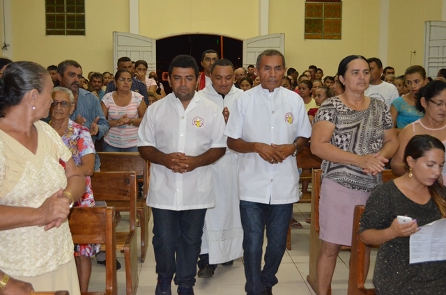 Católicos celebram a missa solene do santo padroeiro de Vera Mendes. - Imagem 8