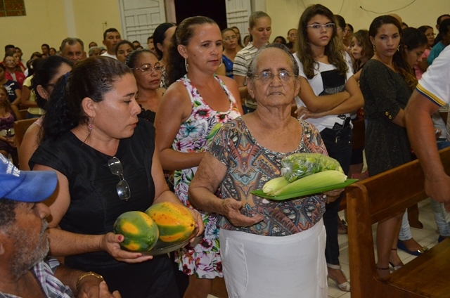 Católicos celebram a missa solene do santo padroeiro de Vera Mendes. - Imagem 22