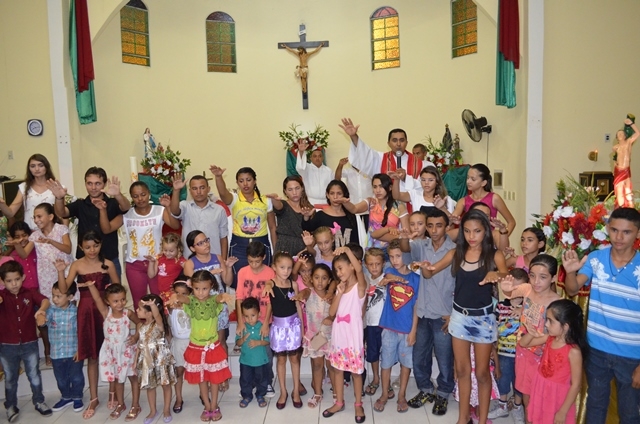 Católicos celebram a missa solene do santo padroeiro de Vera Mendes. - Imagem 36