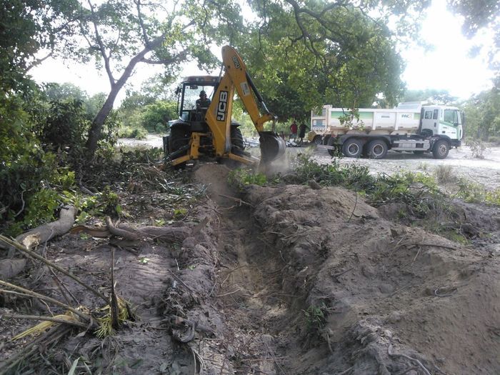 Prefeito Zé Resende faz mutirão para implantar sistema de abastecimento d'água   - Imagem 2