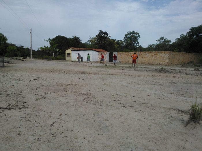 Prefeito Zé Resende faz mutirão para implantar sistema de abastecimento d'água   - Imagem 47