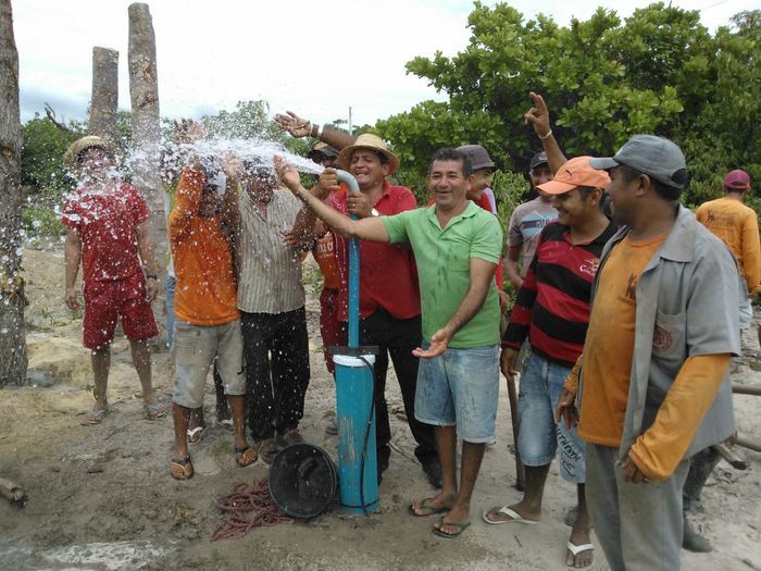 Prefeito Zé Resende faz mutirão para implantar sistema de abastecimento d'água   - Imagem 34