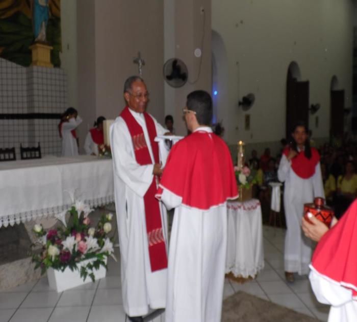 Sacramento da Crisma é celebrado na Igreja Matriz de Santa Teresinha em Elesbão Veloso - Imagem 8