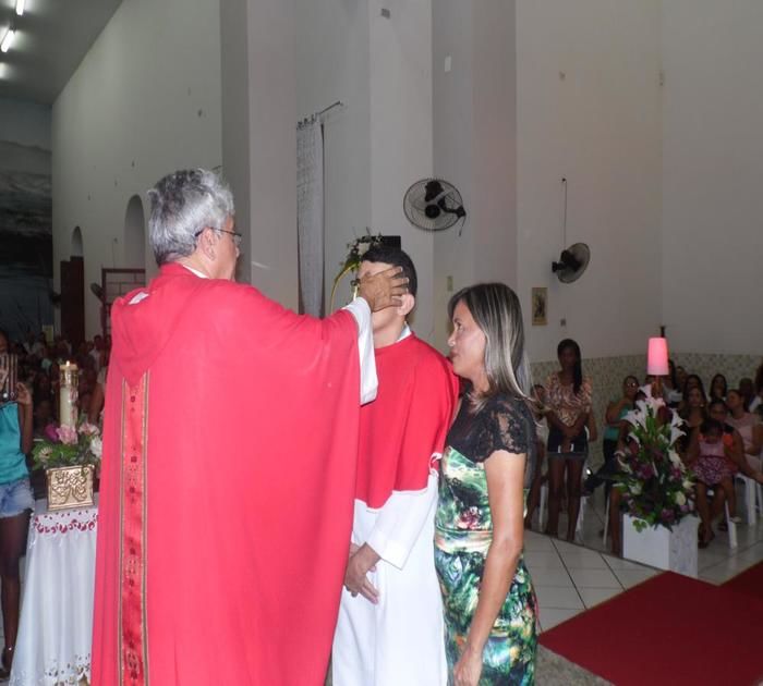 Sacramento da Crisma é celebrado na Igreja Matriz de Santa Teresinha em Elesbão Veloso - Imagem 7