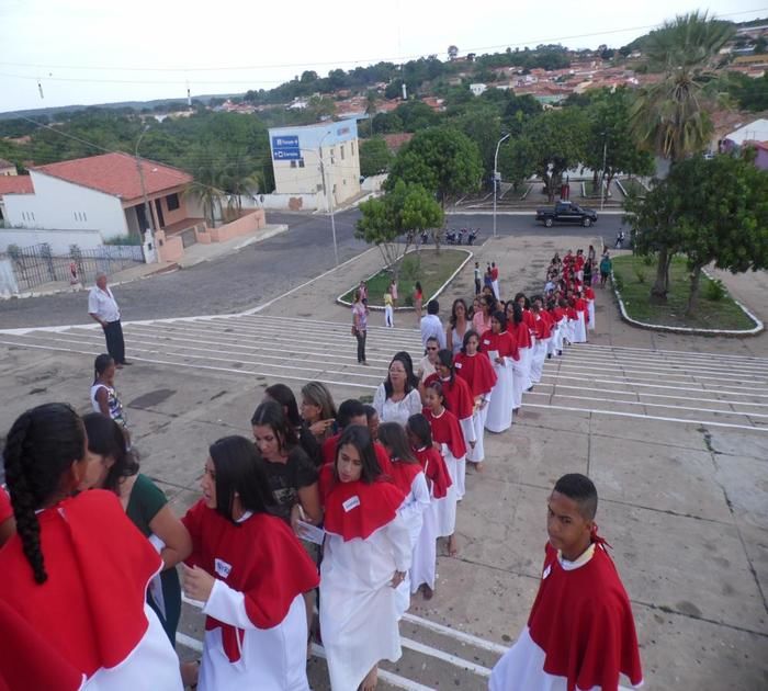 Sacramento da Crisma é celebrado na Igreja Matriz de Santa Teresinha em Elesbão Veloso - Imagem 1
