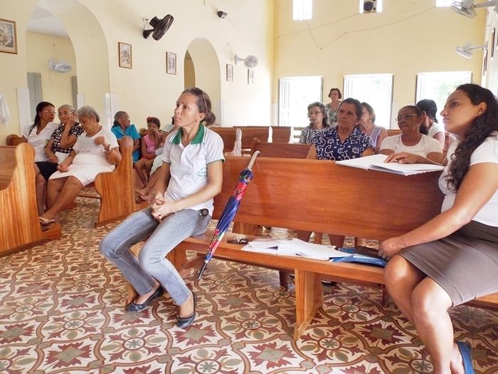 Secretaria de Saúde realiza palestra sobre Saúde Bucal aos grupos da Igreja - Imagem 12