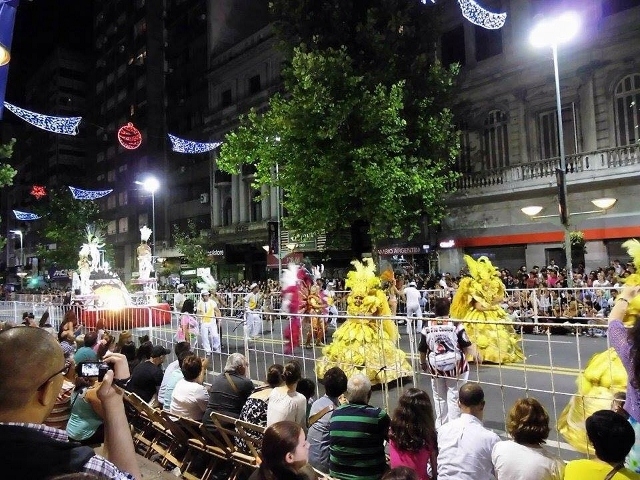 Atriz e Modelo Piauiense é Destaque no Carnaval de Montevidéu no Uruguai - Imagem 18