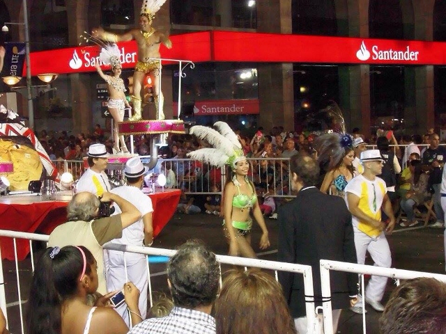 Atriz e Modelo Piauiense é Destaque no Carnaval de Montevidéu no Uruguai - Imagem 21