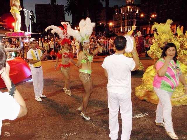 Atriz e Modelo Piauiense é Destaque no Carnaval de Montevidéu no Uruguai - Imagem 14