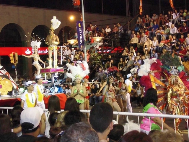 Atriz e Modelo Piauiense é Destaque no Carnaval de Montevidéu no Uruguai - Imagem 28